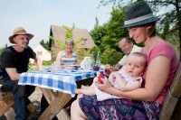 Die Bewohner des Mehrgenerationenprojekts Alte Försterei Kolpin